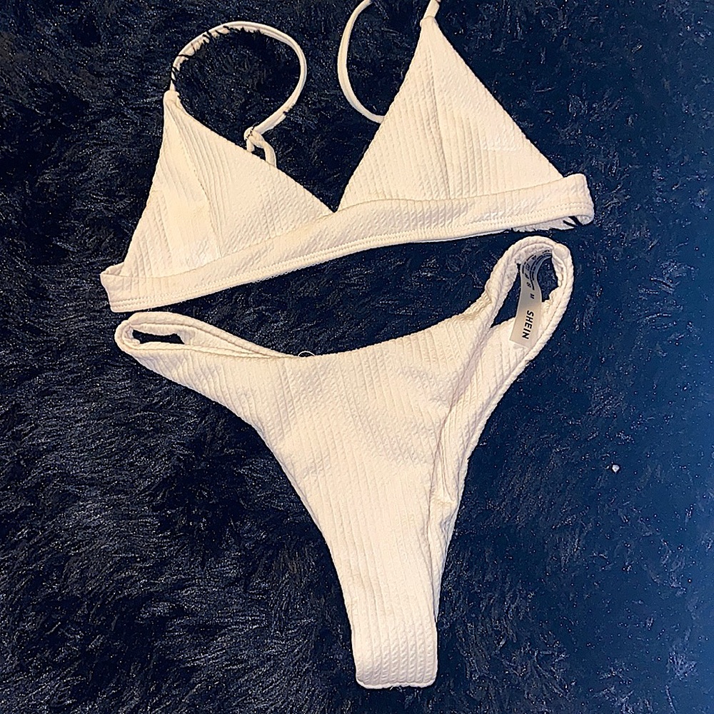 BIKINY